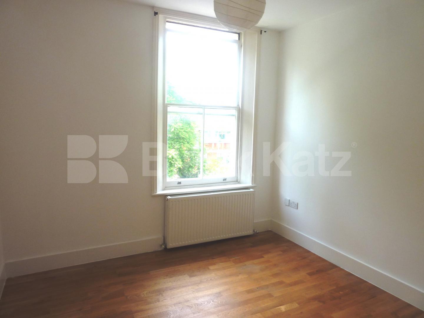 			BEAUTIFUL TWO BEDROOM TWO BATHROOM APARTMENT, 2 Bedroom, 1 bath, 1 reception Flat			 Hilldrop Road, TUFNELL PARK 